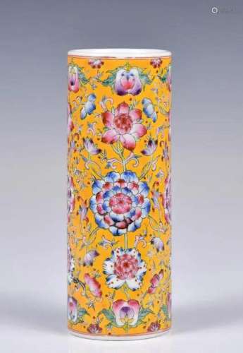 A Famille Rose Yellow-Grounded Vase, Xuantong Mark