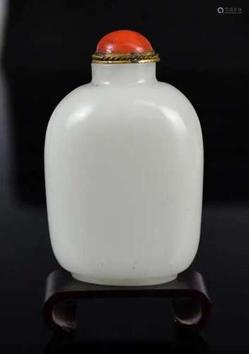 A White Jade Snuff Bottle w/Stand Qing