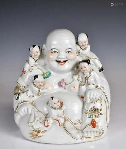 A Famille Rose Buddha Statue, Republican Period