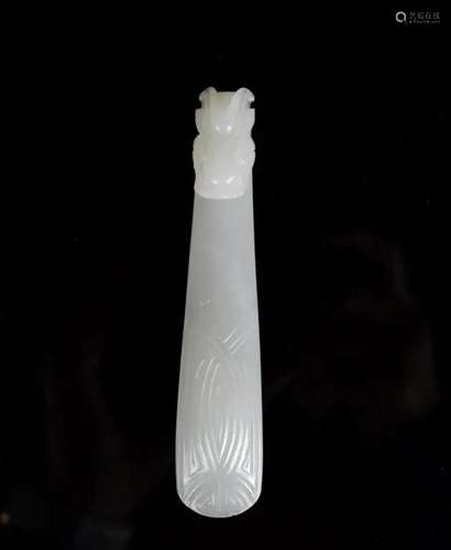 A White Jade Dragon Belt Hook Qing