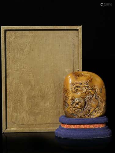 旧藏珍品布盒装纯手工雕刻寿山石印章群龙呈祥