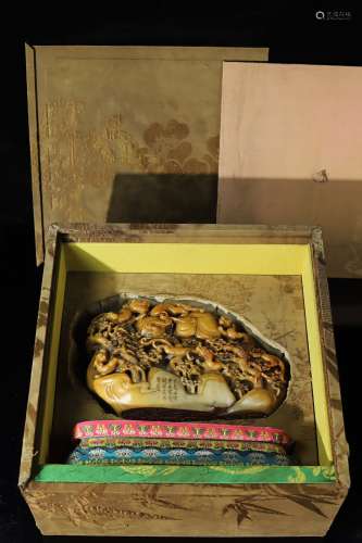 旧藏珍品布盒装纯手工雕刻寿山石印章群兽献瑞