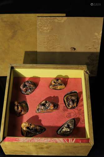 旧藏珍品布盒装纯手工雕刻寿山石印章七个子母兽