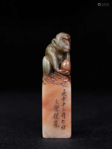 旧藏珍品原石纯手工雕刻寿山石印章猴子献桃