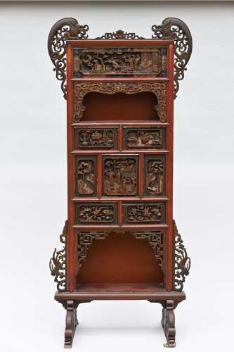 Decorative screen in red lacquer, China (135x60cm)