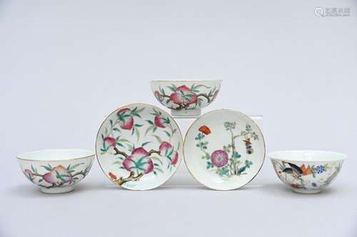 Lot: 3 cups + 2 saucers in Chinese porcelain 'peaches' and '...