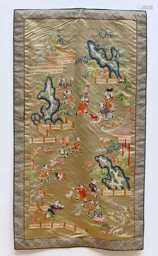 Chinese embroidery in silk 'playing children' (151x85cm)