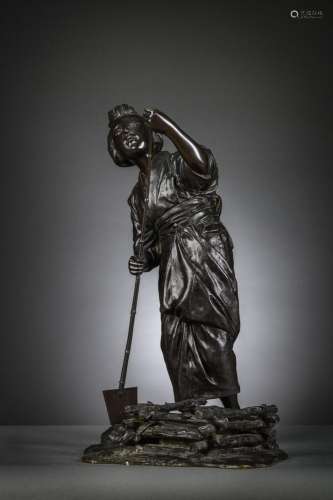 Japanese statue in bronze 'farmer's wife', signed (h60cm)