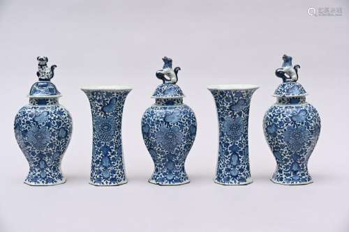 Garniture in Delft earthenware, 18th century (h26 - 36cm) (*...