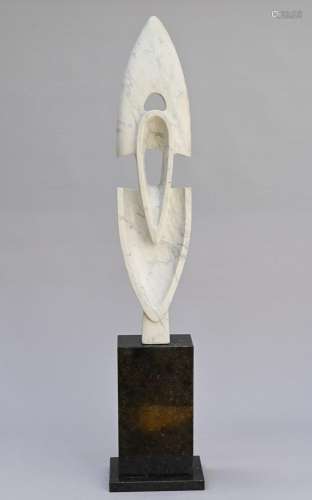 Gerard Holmens (1970): sculpture in carrara marble 'the imag...