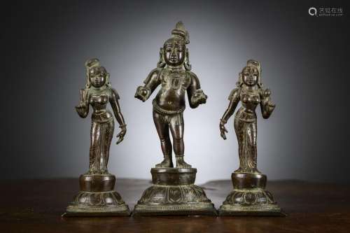 Triad of bronze sculptures with 'Krishna', India (h13 - 17cm...