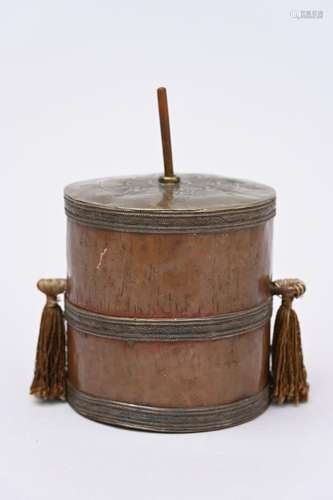 A Tibetan prayer wheel, 19th century (h11xdia11cm) (*)