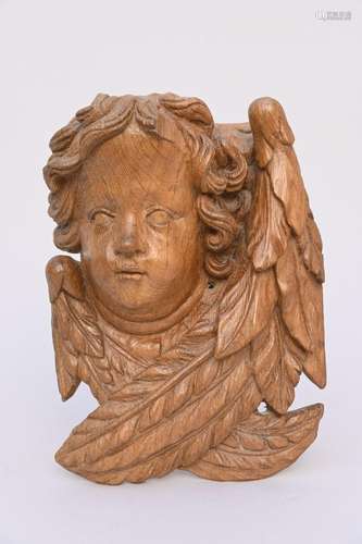 Baroque angel in oak, 17th century (33x25cm)