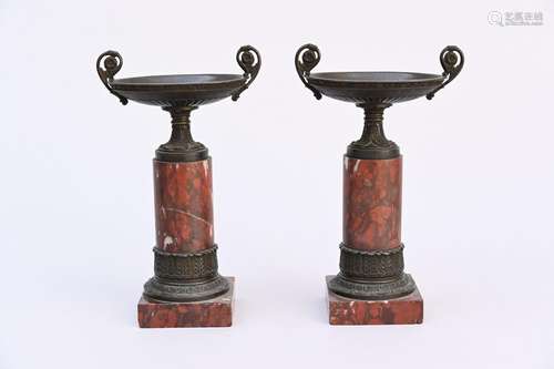 A pair of Charles X coupes in bronze and marble (h24cm)