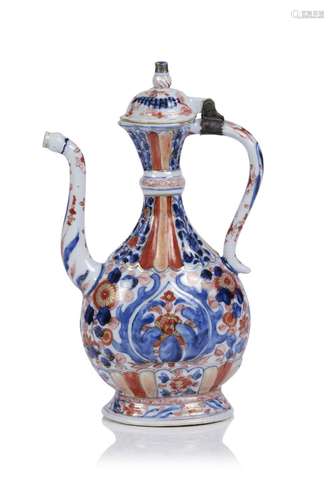 An Imari lidded ewer