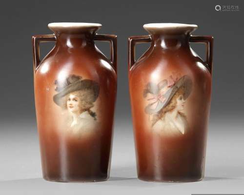 A PAIR OF PORCELAIN VASES, FRANCE, EARLY 20TH CENTURY