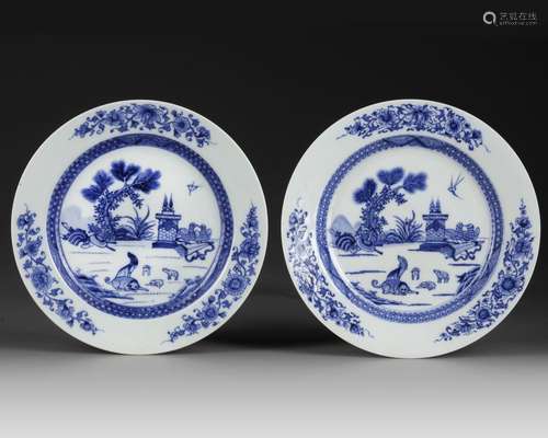 A PAIR OF CHINESE BLUE AND WHITE DISHES, 18TH CENTURY