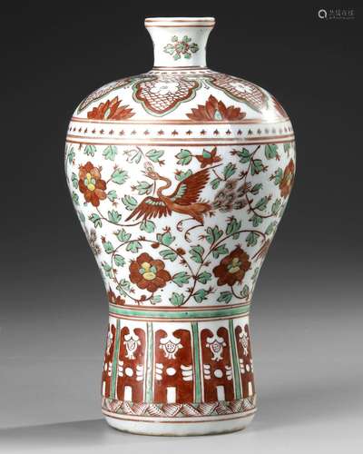 A CHINESE IRON-RED AND GREEN ENAMELLED MEIPING VASE,QING DYN...