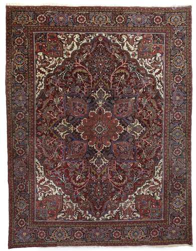 A PERSIAN HERIZ CARPET, 2ND HALF 20TH CENTURY