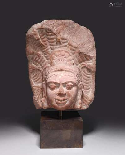 12TH CENTURY CARVED SANDSTONE BUST OF NAGARAJA