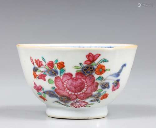 ANTIQUE CHINESE ENAMELED PORCELAIN WINE CUP