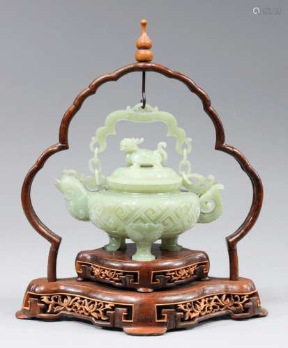 LATE QING DYNASTY FINELY CARVED YELLOW JADE TEAPOT
