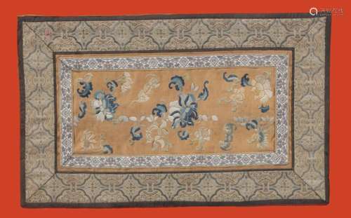 CHINESE EMBROIDERED SILK PANEL