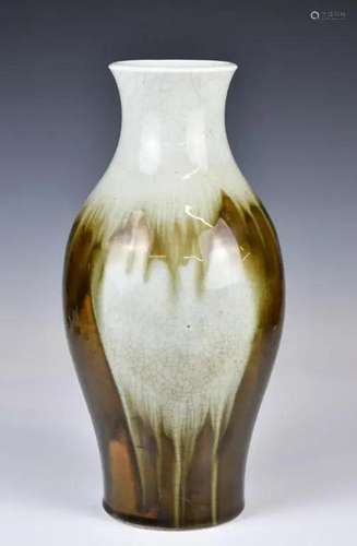 A Flambe Glaze Crackle Vase 18thC