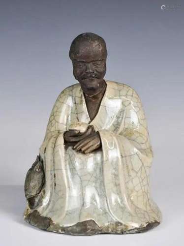 A Shiwan Porcelain Sculpture, Qing