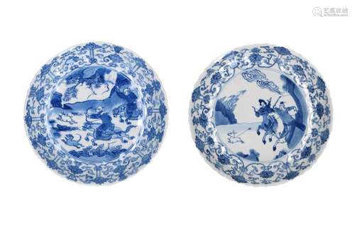 A pair of blue and white porcelain lobed deep dishe