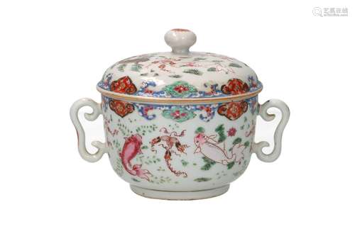 A famille rose porcelain lidded jar with two handle