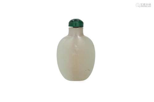 A jade snuff bottle with malachite stopper. Unmarke