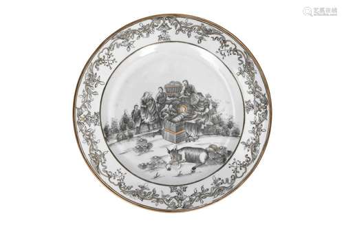 An encre de Chine porcelain dish, decorated with th