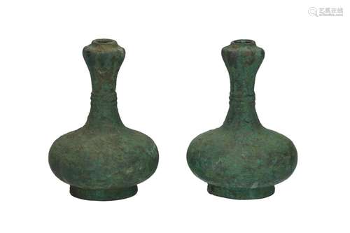 A pair of garlic-head vases. Unmarked. China, Han o