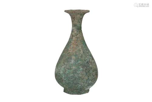 An octagonal bronze vase. Unmarked. China, Han or l