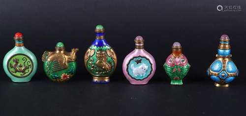 A lot  with (6) enamel snuff bottles. China, 20th century.