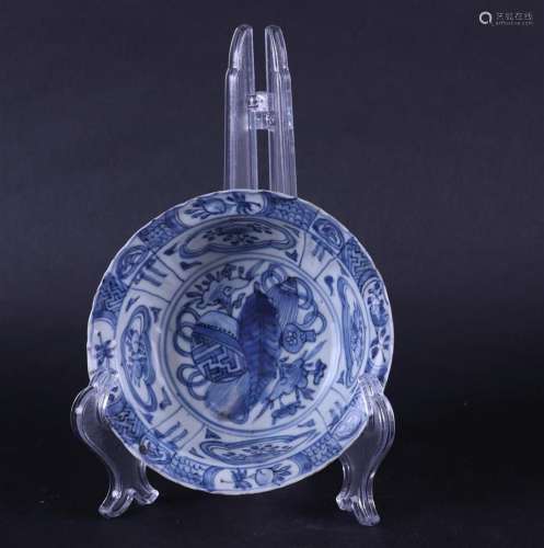 A porcelain  "klapmuts" bowl with an antiquities d...