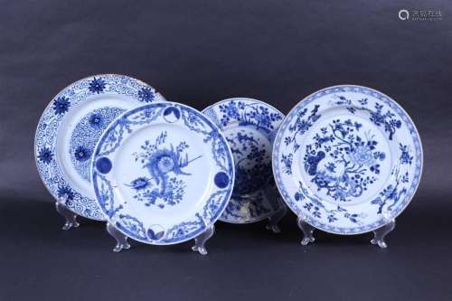 A lot  with  (4) porcelain plates and dishes with various de...