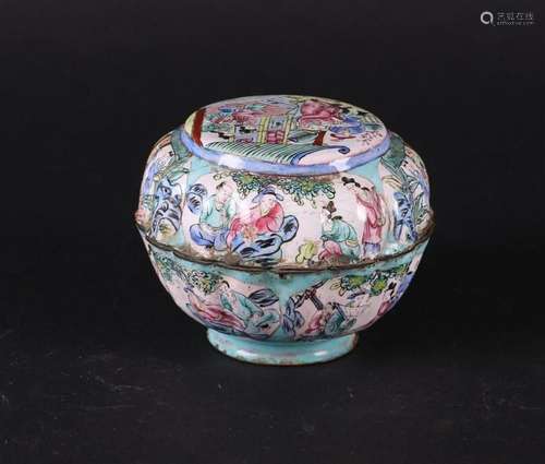 An enamel cloisonné lidded box with figure decorations