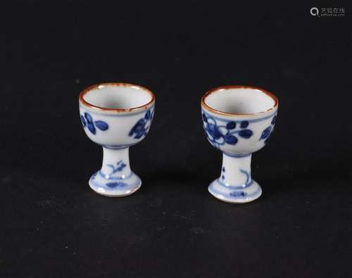 Two porcelain stem cups with floral decor. China, Yongzheng.