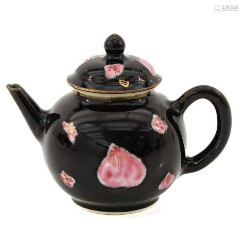 A Famille Noir Teapot