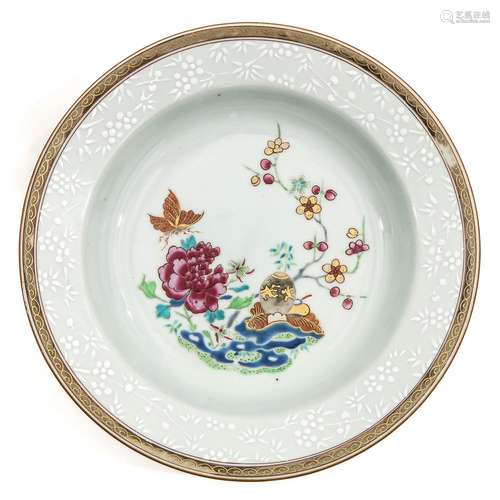 A Famille Rose Dish