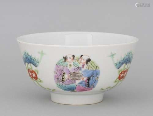 A Chinese famille rose bowl, Guangxu mark. 4 1/2 in. (11.4 c...