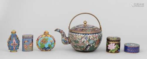 A collection of cloisonné items, 1 - 4 1/2 in. (2.5 - 11.4 c...