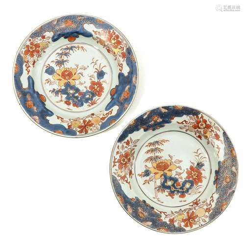 A Pair of Imari Decor Plates