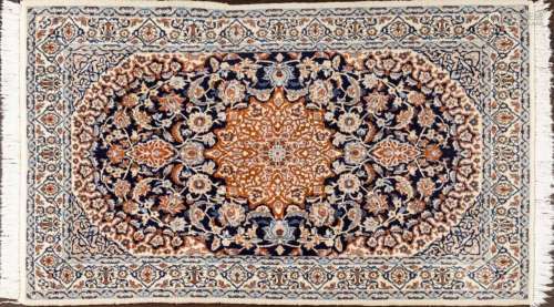A Persian hand knotted wool rug, 4\'1\" x 6\'10\"