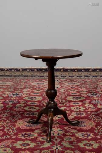 A George III miniature tilt top table. 18 x 14 in. (45.7 x 3...