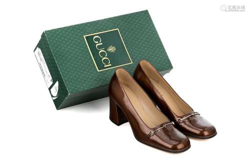 PAIR OF VINTAGE GUCCI PATENT BROWN HEELS