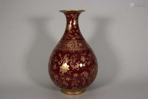 Red-glazed Jade Pot and Spring Vase with Golden Flower and F...