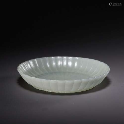 Hetian jade plate with chrysanthemum petal pattern